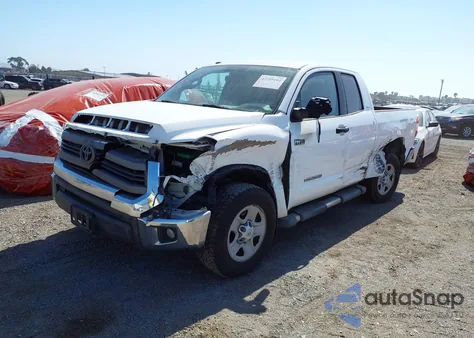2015 Toyota Tundra Sr5 5.7L V8 z USA, uszkodzony, nr VIN 5TFRY5F11FX185561